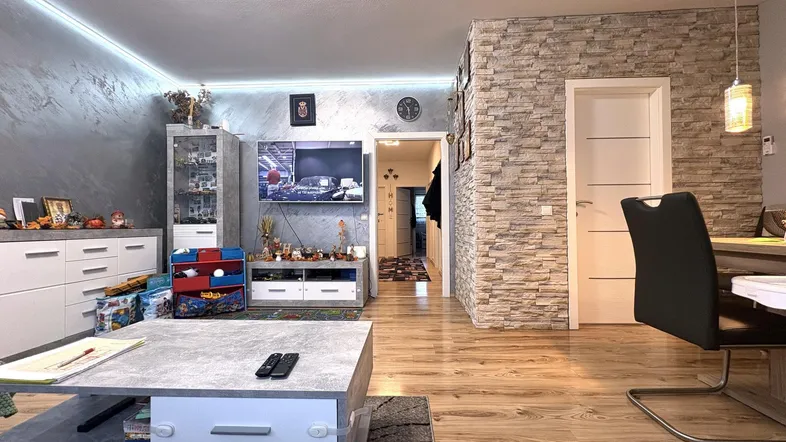 Kernsaniert und Lichtdurchflutet - 3-Zimmer Wohnung in Ideale Lage