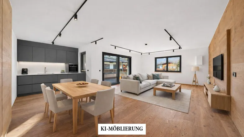 Offener Wohn-Essbereich mit moderner Küche, Holzboden, großen Fenstern und Bergblick.
