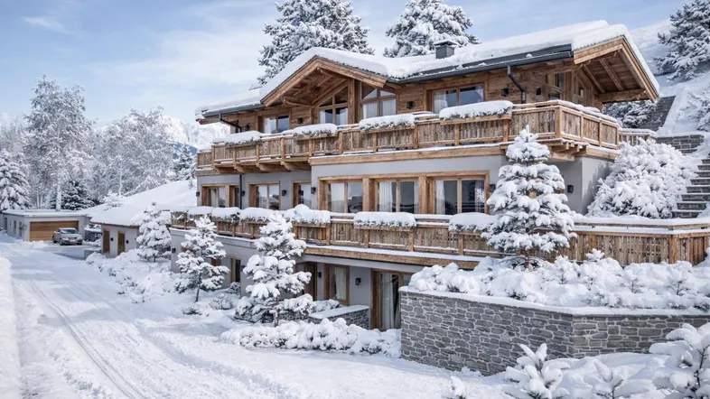 Grundstück mit Baubewilligung in schöner Hanglage ( 03439 )