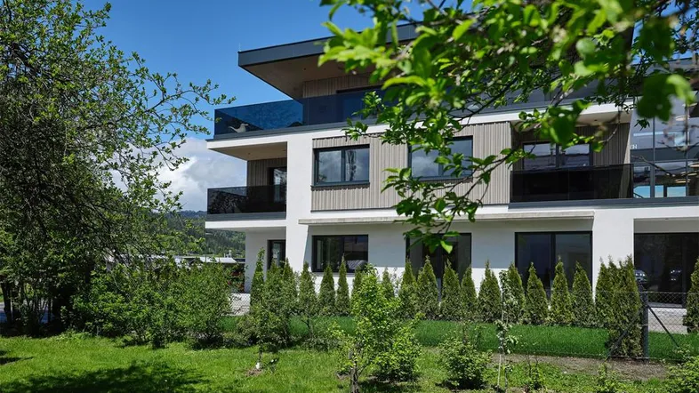 Alpiner Wohntraum in Bestlage!Stilvoll möblierte Gartenwohnung in den Kitzbüheler Alpen