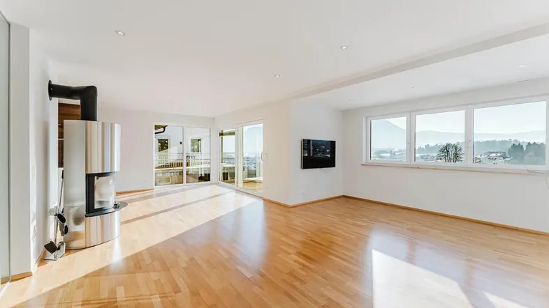 Familienglück mit Panoramablick!Architektenhaus in Mondseer Bestlage
