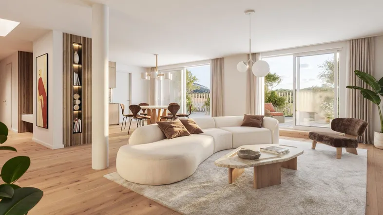Moderner, offener Wohn-Essbereich mit stilvollem Sofa, Holzboden und Zugang zu einer Terrasse mit Bergblick.