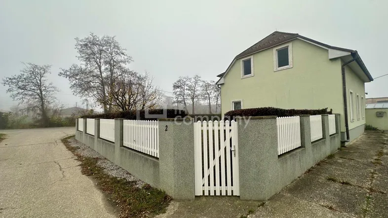 Einfamilienhaus auf großem Eckgrundstück Nähe Wien!