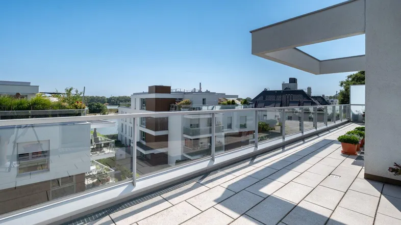 Wasserseitige Dachterrasse