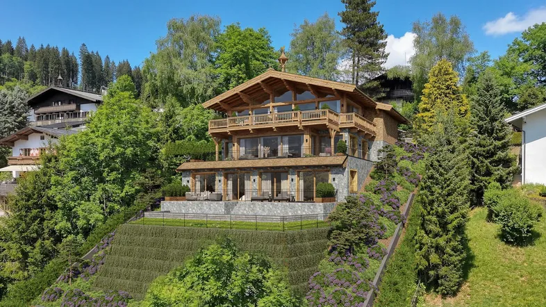KITZIMMO-Luxusvilla in einzigartiger Toplage am Lebenberg kaufen - Immobilien Kitzbühel.