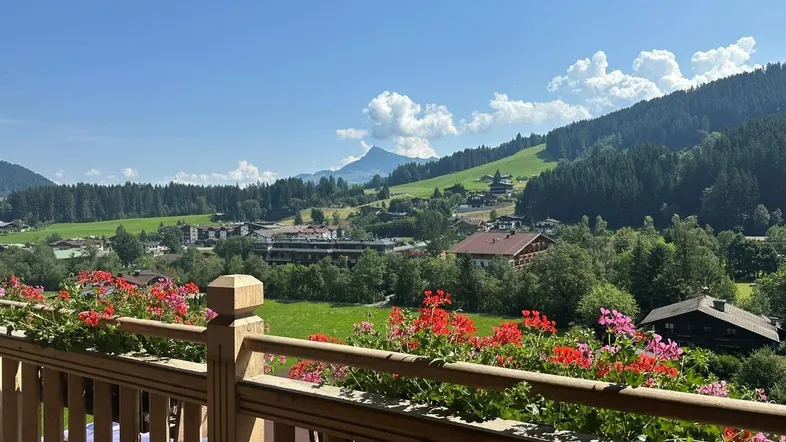 Großzügige Landhausvilla in bester unverbaubarer ruhiger Panoramalage