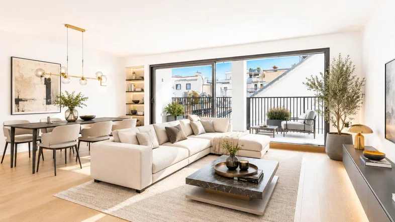 Helles, modern eingerichtetes Wohn-Esszimmer mit Holzboden, Zugang zum Balkon und stilvoller Beleuchtung.