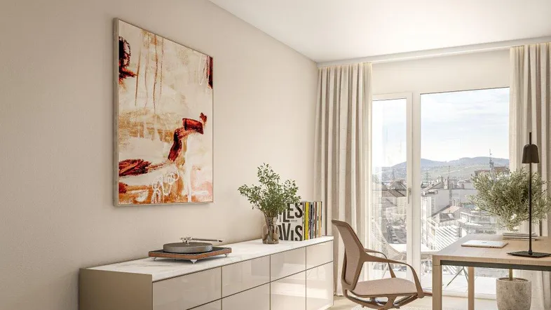 Helles Arbeitszimmer mit modernem Schreibtisch, Stauraum und Blick auf die Stadt.
