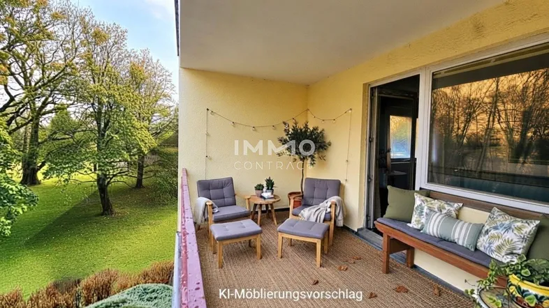 Möblierter Balkon mit Blick ins Grüne, ideal zum Entspannen und Genießen der Natur.