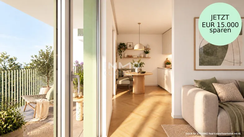 Helles, offenes Wohnzimmer mit Holzboden, Zugang zum Balkon und integrierter Küche.
