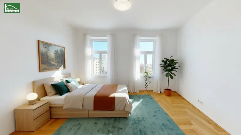 Helles Schlafzimmer mit Holzbett, Nachttischen, Teppich und zwei großen Fenstern, gut beleuchtet.