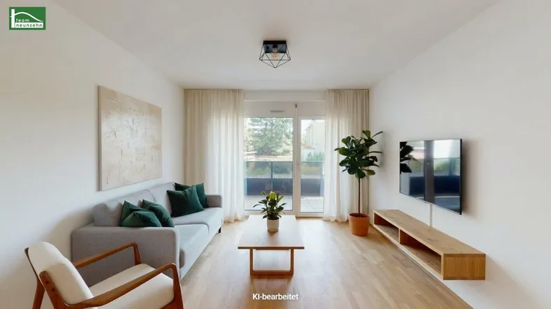 Helles Wohnzimmer mit modernem Design, Holzboden und Zugang zum Balkon.