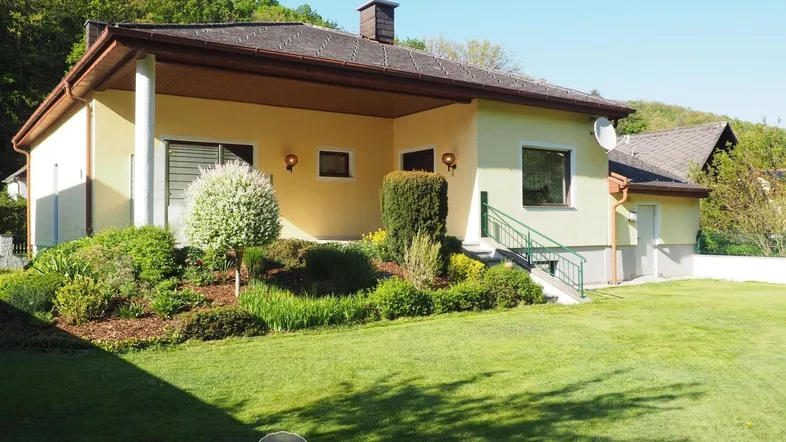 Hausansicht - Garten