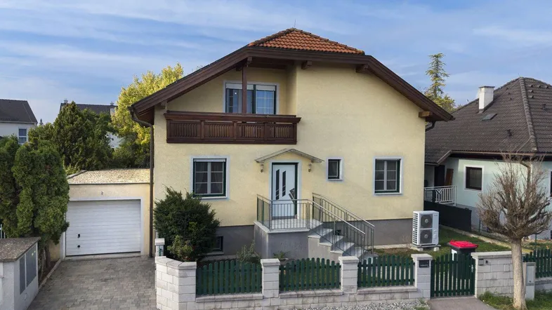 Straßenansicht Einfamilienhaus