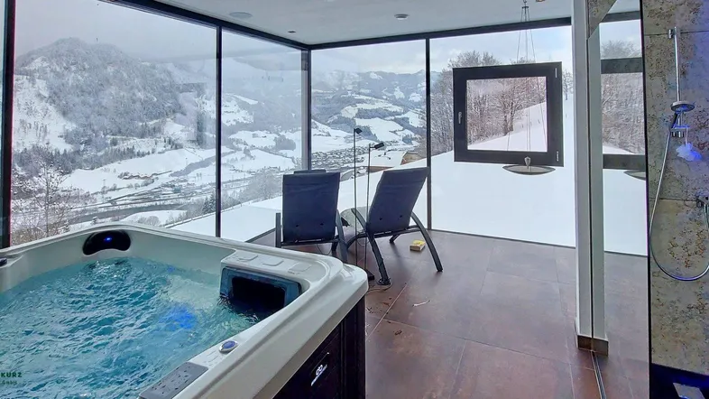 Neubau Ski amadé, am Grünland mit Panoramablick auf die Alpen