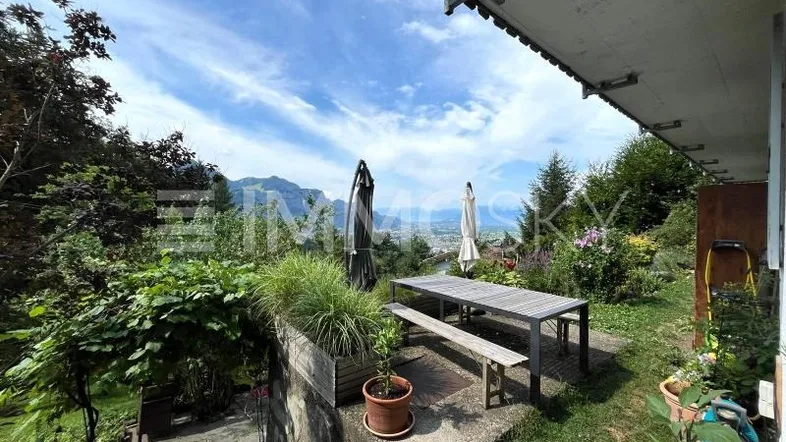 Traumgarten mit herrlichem Blick