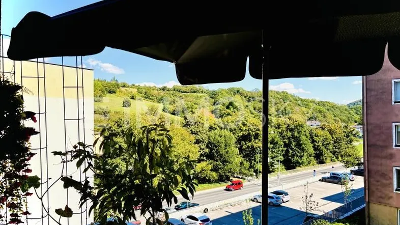 Pärchenhit mit Balkon!