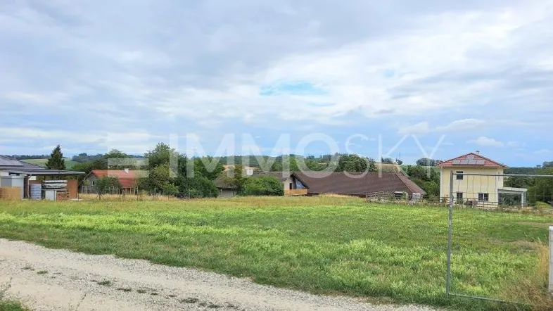 über 1000 m² Bauland im grünen!