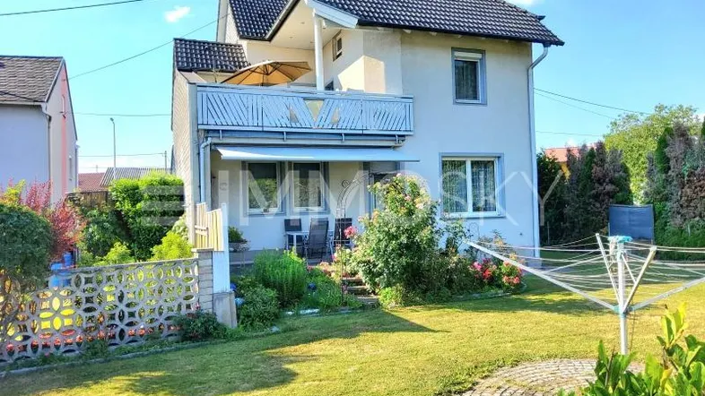 2 Familienhaus mit 2 Terrassen und Garten