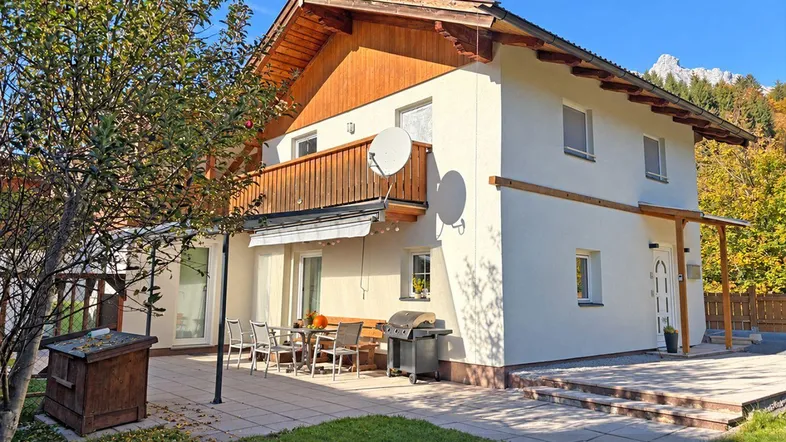Haus mit 2 Einheiten