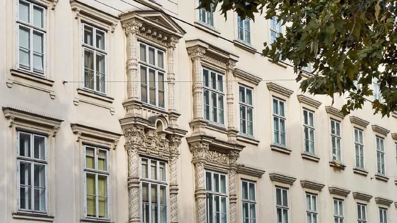 38AFQaWqkgVYgB6LzYiw