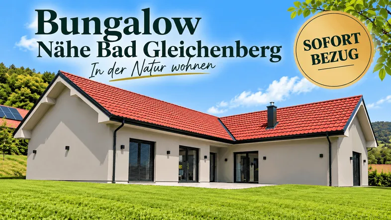 Moderner Bungalow mit rotem Ziegeldach und heller Fassade, umgeben von einem gepflegten grünen Garten und Natur.