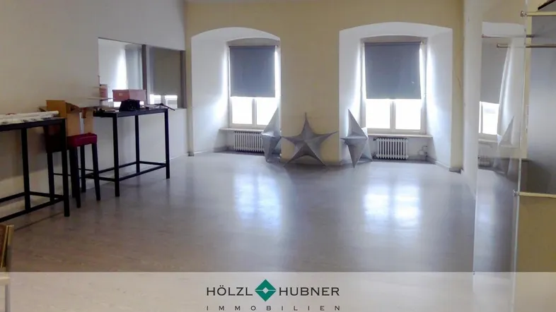 hoelzl hubner immobilien buero in rechter salzburger altstadt