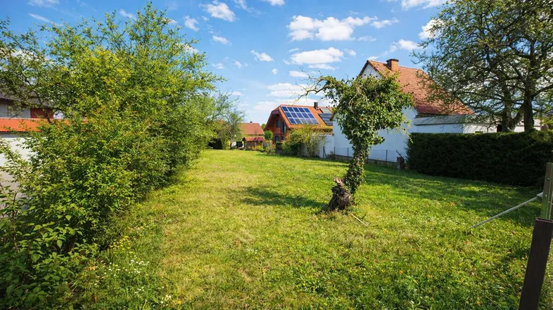 912 m² Baugrundstück am Brunner Berg – Aussichtslage &amp; sichere Bebauung!