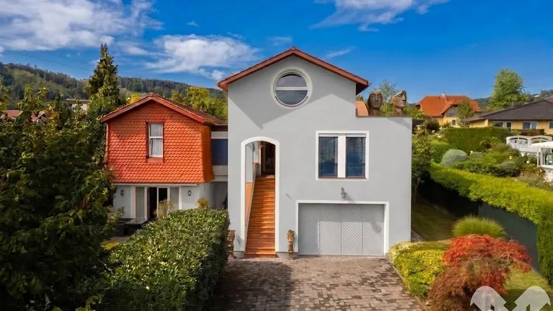Außenansicht (Hausfarbe KI generiert)