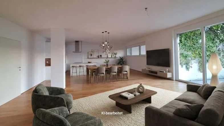KI-bearbeiteter offener Wohn-Essbereich mit moderner Einrichtung, Holzboden und Zugang zur Terrasse.
