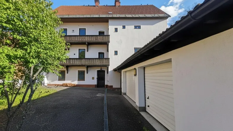 Westansicht, Haupteingang