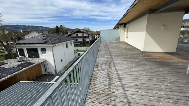 Modernes Wohnen mit Privatsphäre – Reihenhaus mit Garten &amp; Dachterrasse in Lustenau!