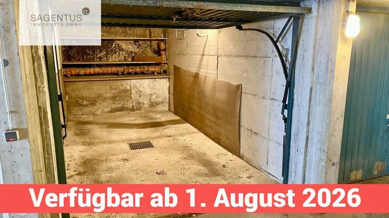 Geräumige Einzelgarage mit Betonwänden und -boden, bereit zur Nutzung ab August 2026.
