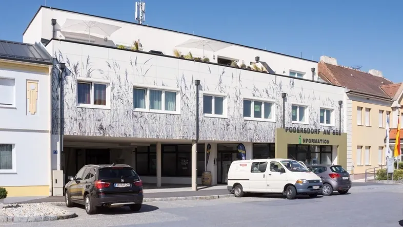 Podersdorf, Hauptstr_4-8