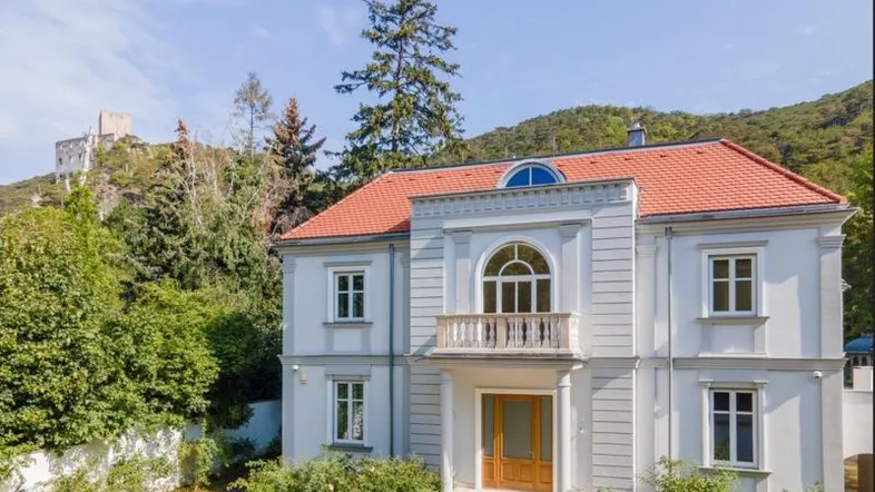 PRESTIGE VILLA MIT POOL LUXUS PUR & VINTAGE GARTENPAVILLON MIT BLICK AUF RUINE