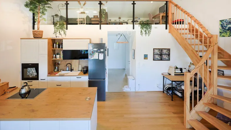 Wohnzimmer mit Blick in den Flur