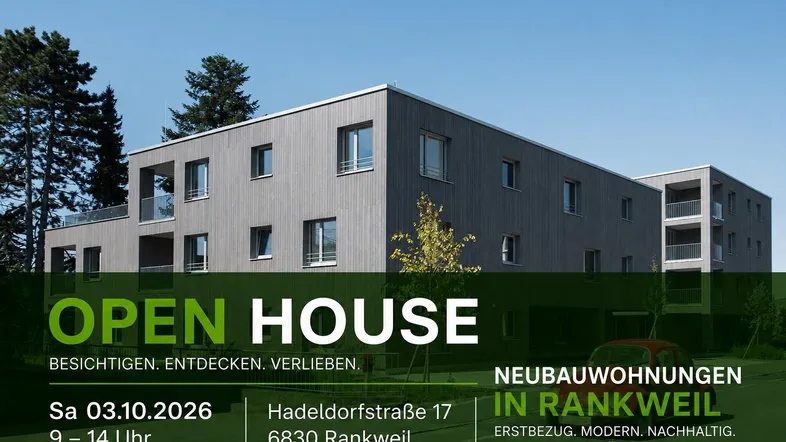Modernes Mehrfamilienhaus mit Holzfassade, Balkonen und Loggien, umgeben von grünen Flächen.