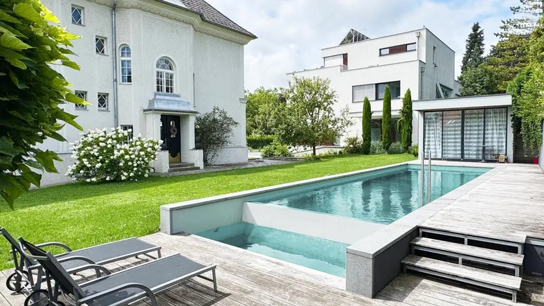 Villa, Pool & Garten