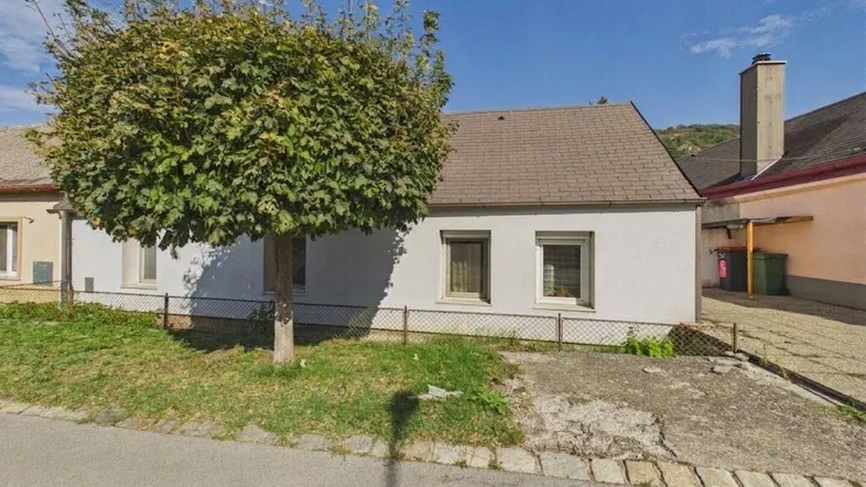 Wohnhaus Straßenansicht