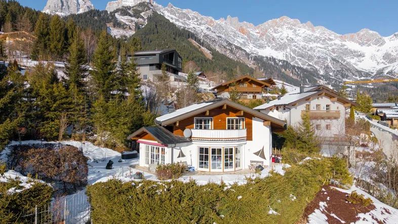 Zweitwohnsitz! Charmantes Ferienhaus in idyllischer Hanglage – Hinterthal bei Maria Alm