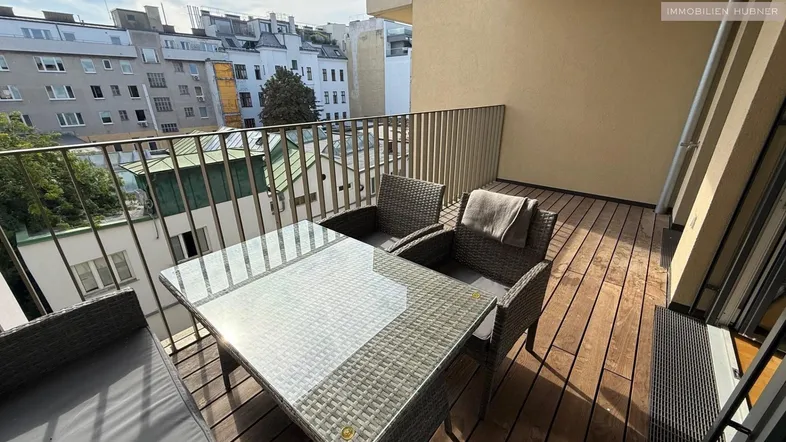 sonnige Außenfläche