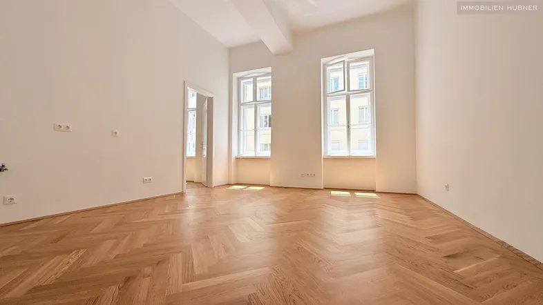 Wohnzimmer mit Blick in das Schlafzimmer
