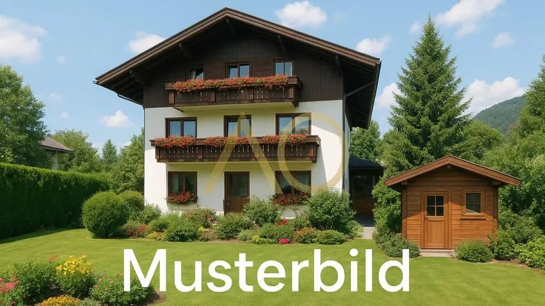 Traditionelles Haus im alpinen Stil mit Balkonen, gepflegtem Garten und einem kleinen Gartenhaus.