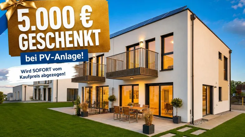 Modernes Einfamilienhaus mit Terrasse, Garten und Balkonen, ausgestattet mit Photovoltaikanlage.