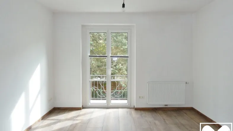 Zimmer mit Balkon