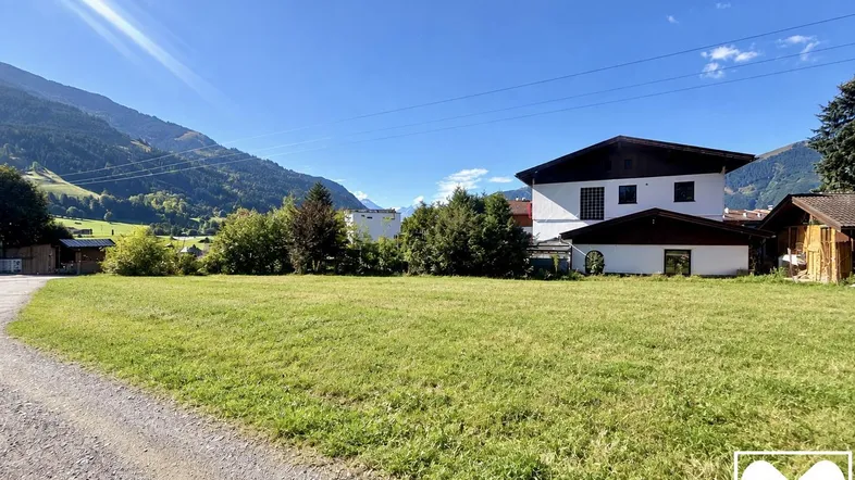Grundstück
