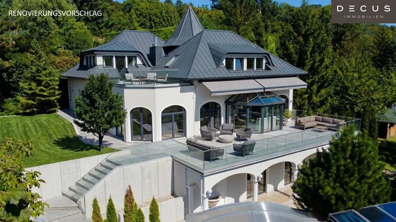 Moderner Renovierungsvorschlag einer Villa mit großzügigen Terrassen und elegantem Dach.