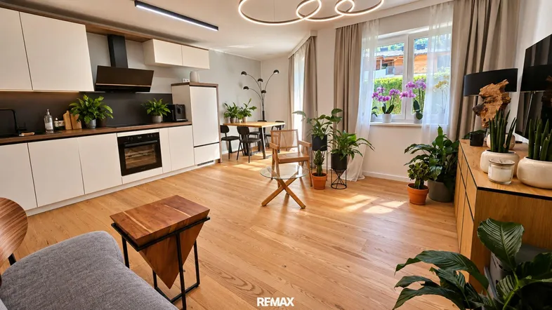 Wohnzimmer mit Küche