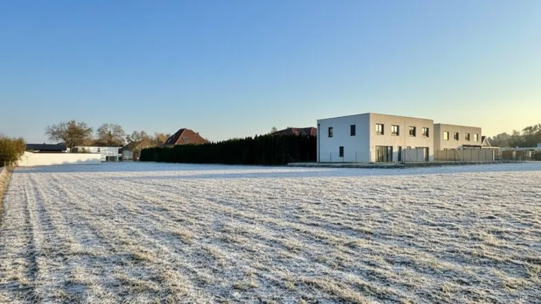 SONNIG, PRIVAT, PERFEKT AUFGETEILT /// Baugrundstück mit perfekter Infrastruktur nahe Schlosspark