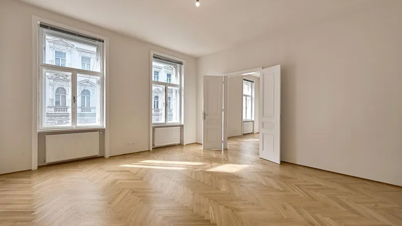 Wohnzimmer strassenseitig (5 im Plan)